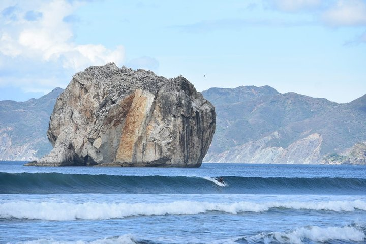 Witches Rock Surf Tour by Boat for ADVANCED surfers - Photo 1 of 13